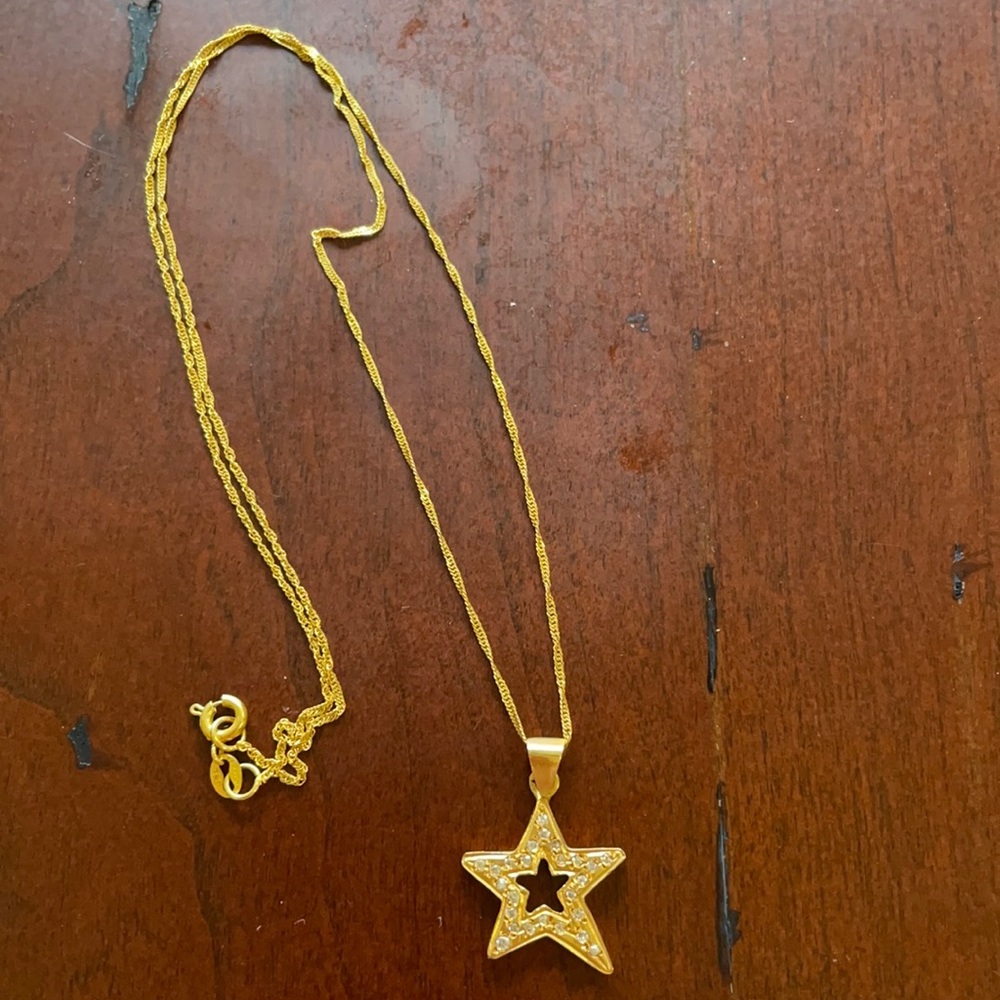 Gold 750 stamped star necklace